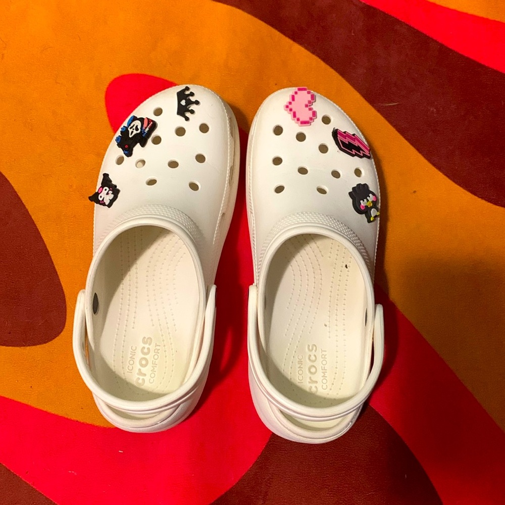 🖤❤️‍🔥alt themed platform crocs❤️‍🔥🖤